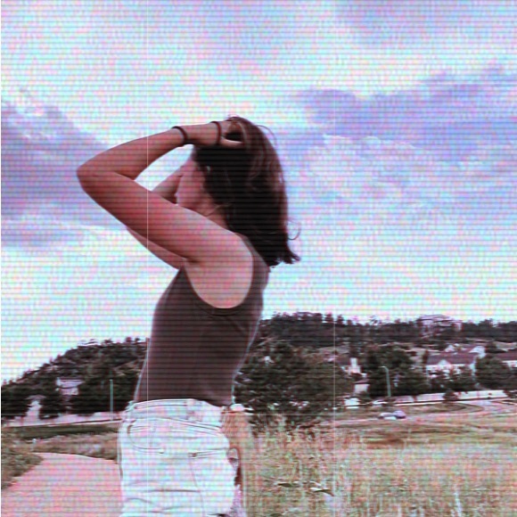 Meet your Posher, Caroline - Picture 1 of 1